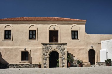 Avlu Ortodoks Manastırı