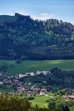 Alplerdeki dağ manzarası 