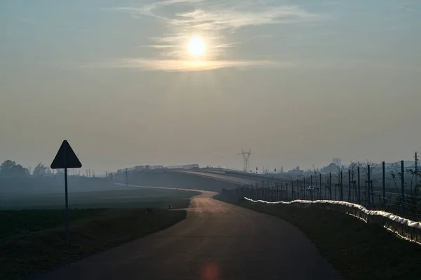 Venkovská krajina s místní komunikace — Stock fotografie