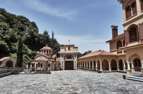 Klasztor prawosławny dziedziniec — Zdjęcie stockowe