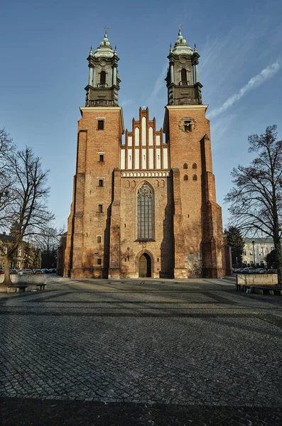 Towers of medieval Gothic cathedral — Stock Photo, Image