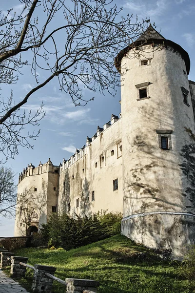 Башня средневековой крепости — стоковое фото