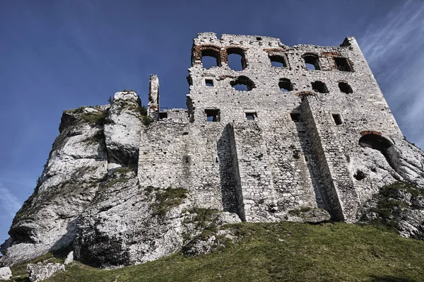 Ruined medieval castle with tower — Stock Photo, Image