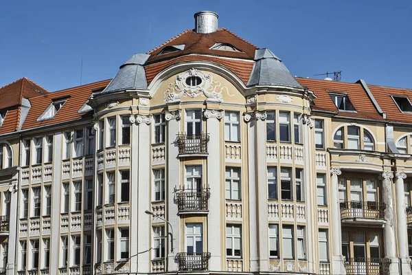 Art Nouveau gevel van het gebouw — Stockfoto