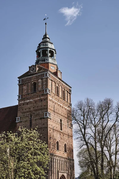 Campanile della chiesa gotica — Foto Stock