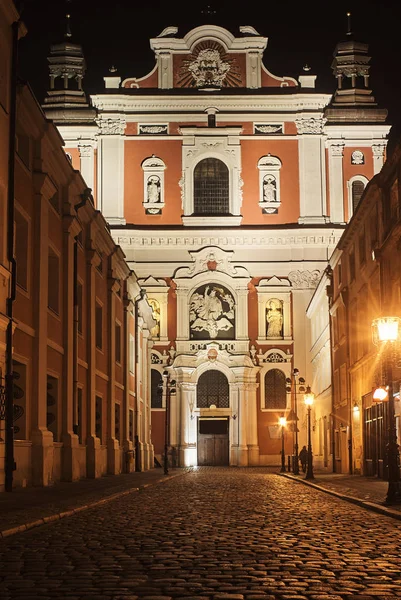 Barock fasaden av församlingkyrkan — Stockfoto