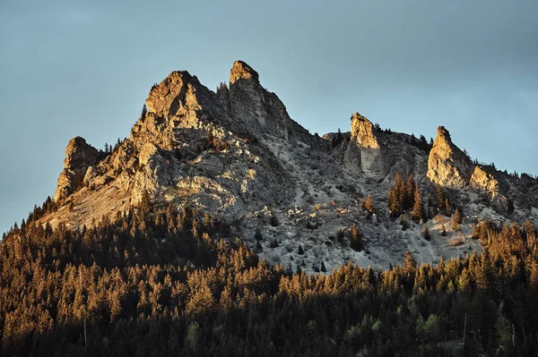 Paesaggio montano nelle Alpi — Foto Stock