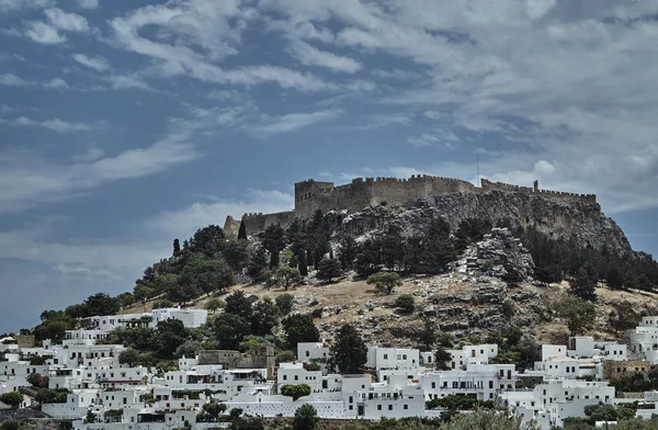 Medieval fortress and white houses — Stock Photo, Image