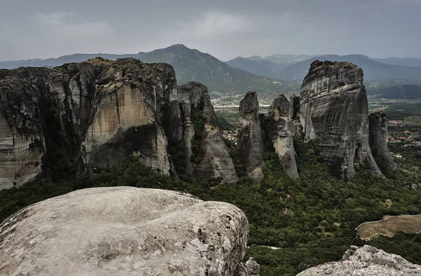 Meteora-Felsen aus Sandstein und Konglomerat — Stockfoto