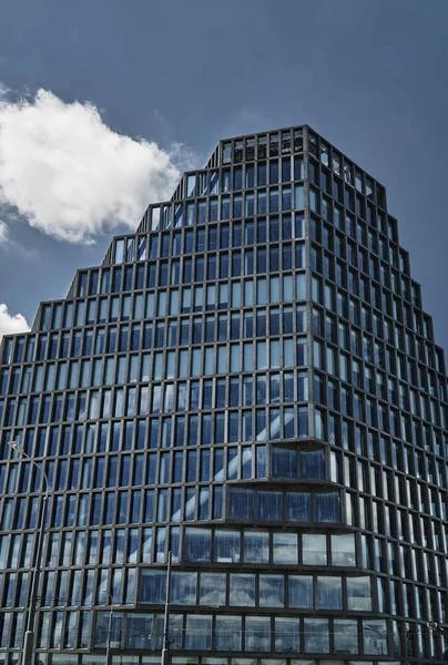 Facade of a modern office building — Stock Photo, Image