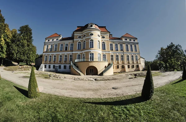 La fachada del palacio barroco — Foto de Stock