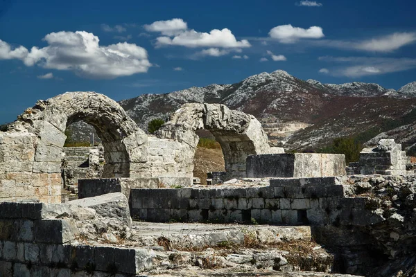 Ruinas de piedra de la ciudad romana — Foto de Stock