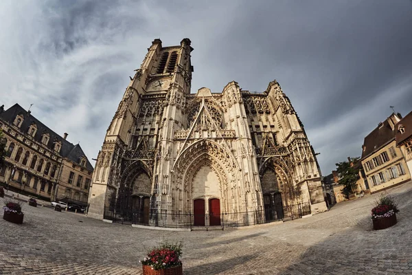 Gothic Saint-Pierre-et-Saint-Paul Cathedral — Stock Photo, Image