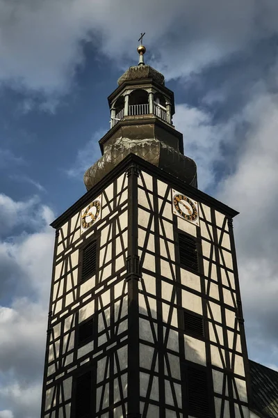 Башня протестантской церкви — стоковое фото
