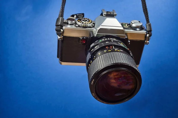 模拟的照片相机类型单反相机 — 图库照片