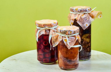 Ahududu tecrübeli kış ile kavanoz