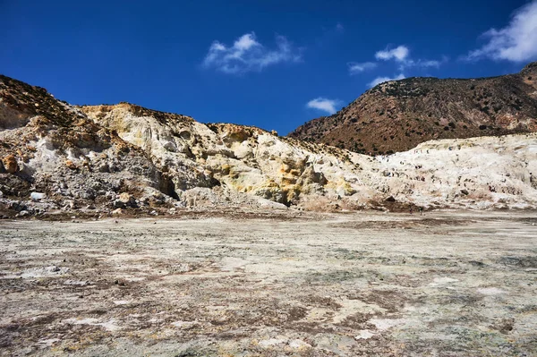 Nisyros Adasındaki Aktif Bir Volkanın Krateri — Stok fotoğraf