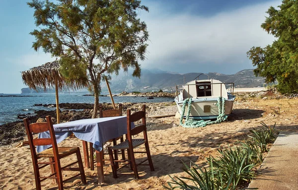 Yunan Tavernası Tablo Girit Adası Sahilde Motorlu Tekne — Stok fotoğraf