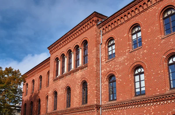 Storico Edificio Mattoni Rossi Nella Città Gniezno — Foto Stock