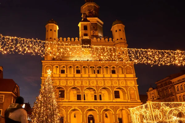 Renaissance Rathaus Und Weihnachtsdekoration Der Stadt Posen — Stockfoto