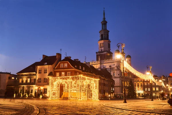 Prefeitura Com Torre Relógio Decorações Natal Cidade Poznan — Fotografia de Stock