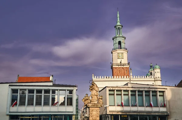 Anıt Townhouses Eski Pazar Poznan Belediye Binasında — Stok fotoğraf