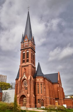 Frankfurt (Oder neo-Gotik Kilisesi'nin çan kulesi)
