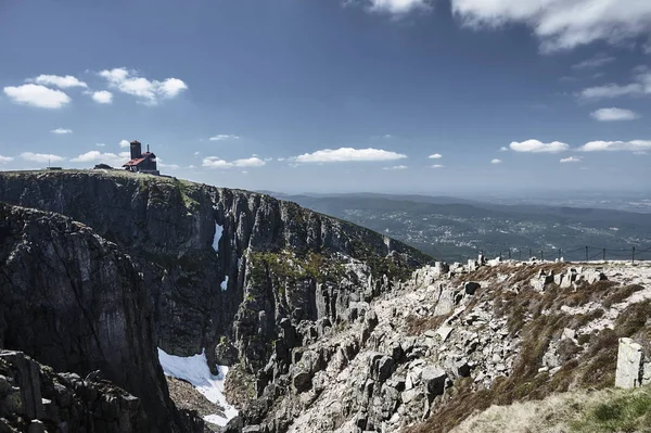 Rocha Com Enterro Refúgios Montanhas Gigantes Polônia — Fotografia de Stock