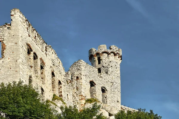 Ruiny Średniowiecznego Zamku Wieżą Ogrodzieniec Polska — Zdjęcie stockowe