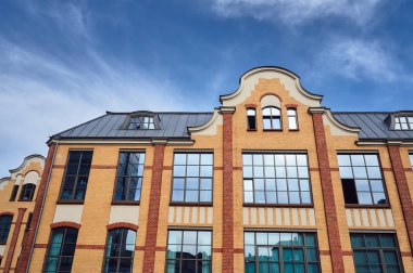 Poznan bir yapının sözde Gotik cephe