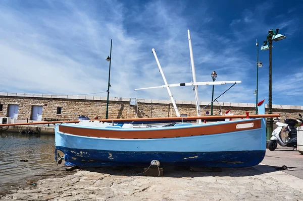 Trä Segelbåt Kajen Hamnen Saint Tropez Frankrike — Stockfoto