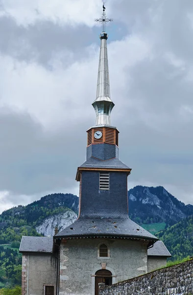 Belfort Van Een Stenen Kerk Franse Savoie — Stockfoto
