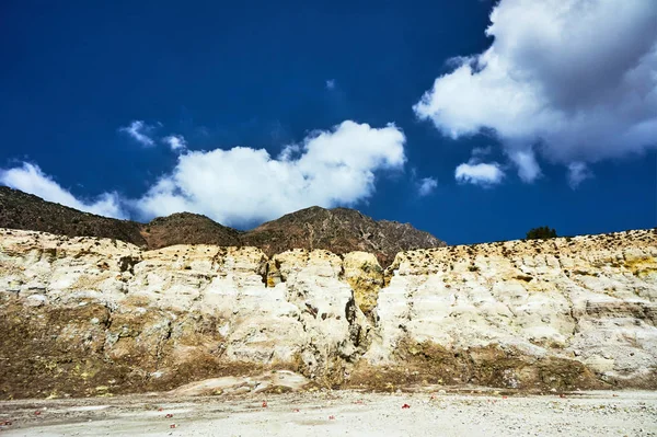 Кратер Действующего Вулкана Острове Низирос — стоковое фото