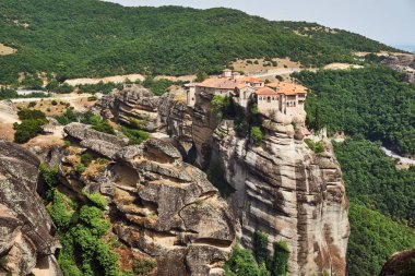 Ortodoks Ortaçağ Manastırı, Meteora 'nın tepesinde.