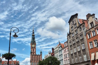 Polonya Gdansk ana şehrin Saat Kulesi ile tarihi Belediye Binası