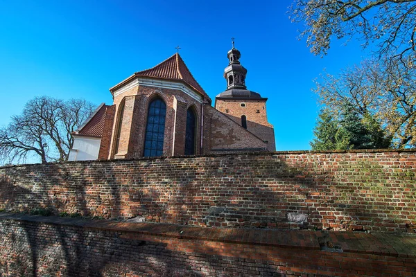 Кирпичная Средневековая Стена Готическая Приходская Церковь Гнезно — стоковое фото