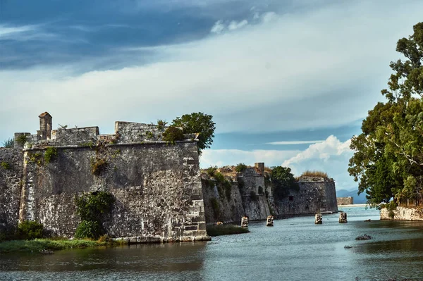 Fossato Mura Della Fortezza Veneziana Agìa Maura Sull Isola Greca — Foto Stock