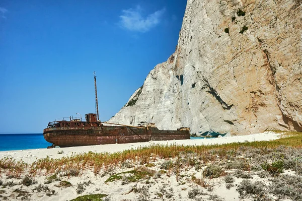 Rusty Shipwreck Rocky Beach Zakynthos Island — Stock Photo, Image