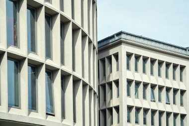 Poznan modernist ofis binaları cephe