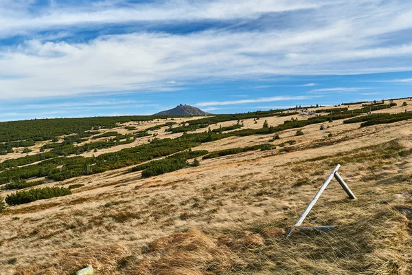 Rocky Peak Sniezka Een Heldere Herfstdag Het Reuzengebergte Polen — Stockfoto