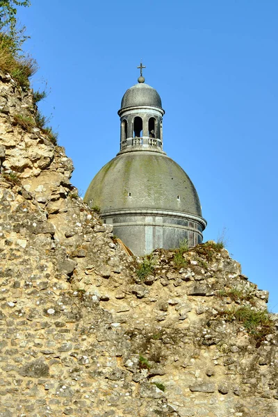 Ruiner Medeltida Murar Och Kupol Historisk Kyrka Staden Provins Frankrike — Stockfoto
