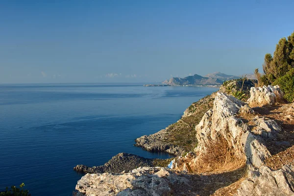 Rochas Nas Montanhas Nas Margens Mar Mediterrâneo Ilha Rodes — Fotografia de Stock