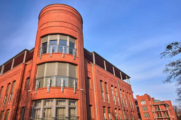 Ein Rotes Backsteinhaus Mit Rundem Turm Posen — Stockfoto