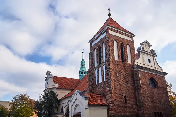 Gotische Pfarrkirche Mit Glockenturm Gnesen — Stockfoto