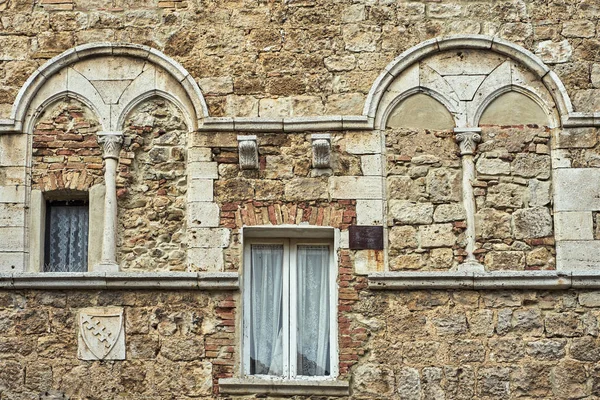 Ventanas Edificio Histórico Piedra Pueblo Magliano Toscana Italia — Foto de Stock