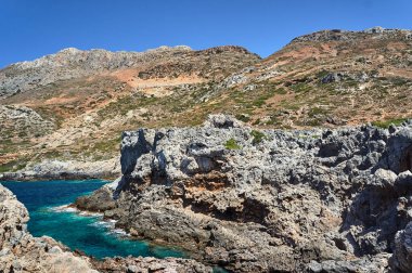 kayalık deniz kıyısında Girit Adası, Yunanistan