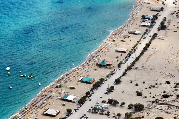 Les Gens Sur Plage Sur Mer Méditerranée Sur Île Rhodes — Photo