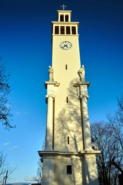 Neoklasyczna Kampanila Posągami Zegarem Poznaniu — Zdjęcie stockowe