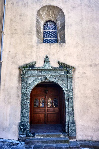 Steenportaal Raam Met Venster Naar Historische Kerk Frankrijk — Stockfoto