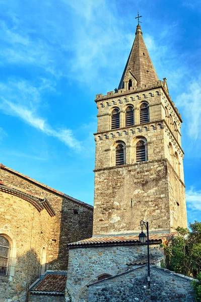 Frammento Del Campanile Pietra Della Chiesa Medievale Della Città Aubenas — Foto Stock